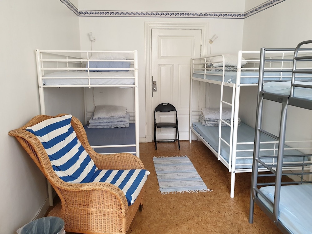 Basic Room, Multiple Beds photo 2