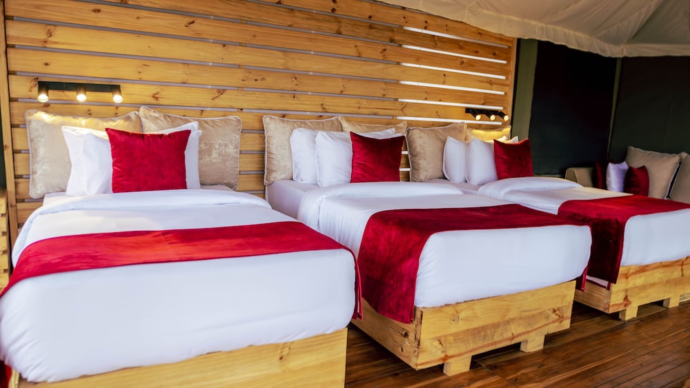 Standard Double or Twin Room, 2 Bedrooms, Corner photo 2