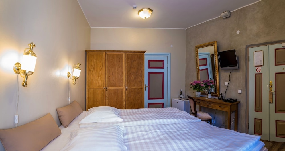 Standard Double Room photo 3
