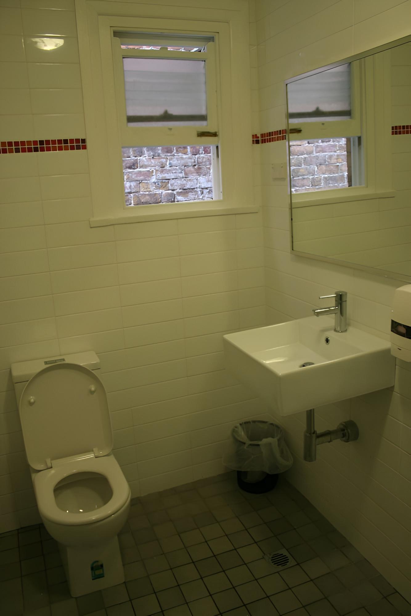 Twin Room, Shared Bathroom photo 1