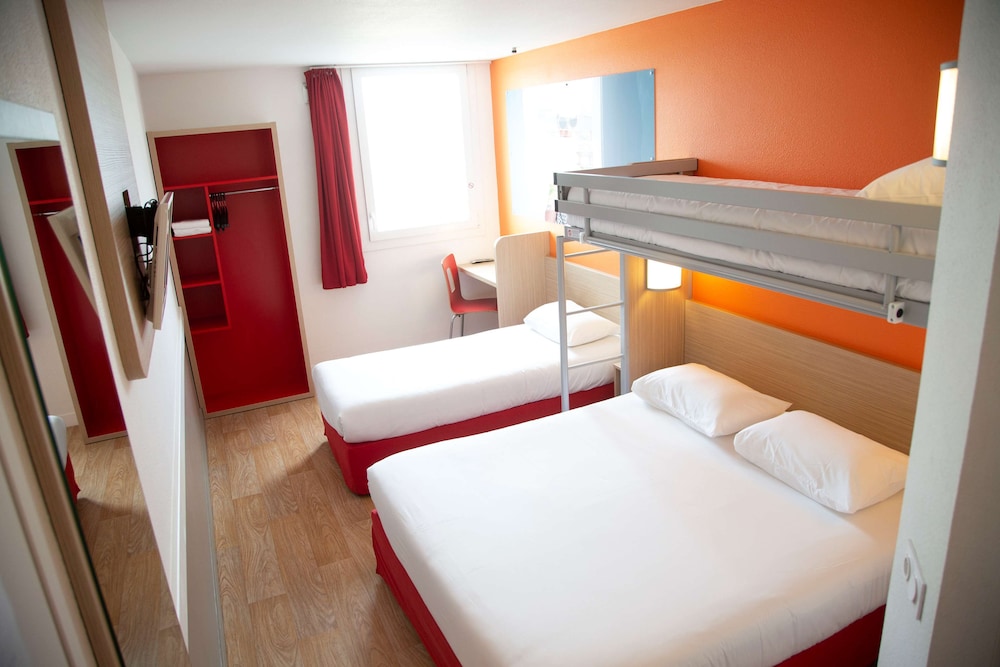 Standard Room, Multiple Beds photo 1