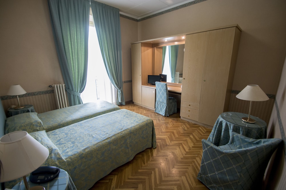 Double Room - Photo 3