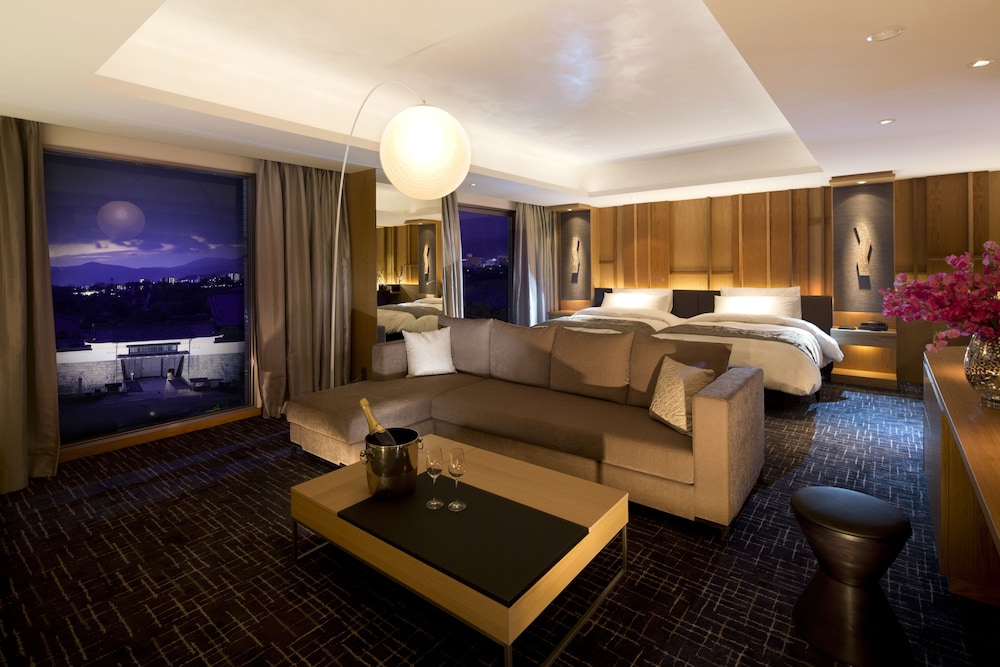 Premium Room, 2 Twin Beds (Castle View)