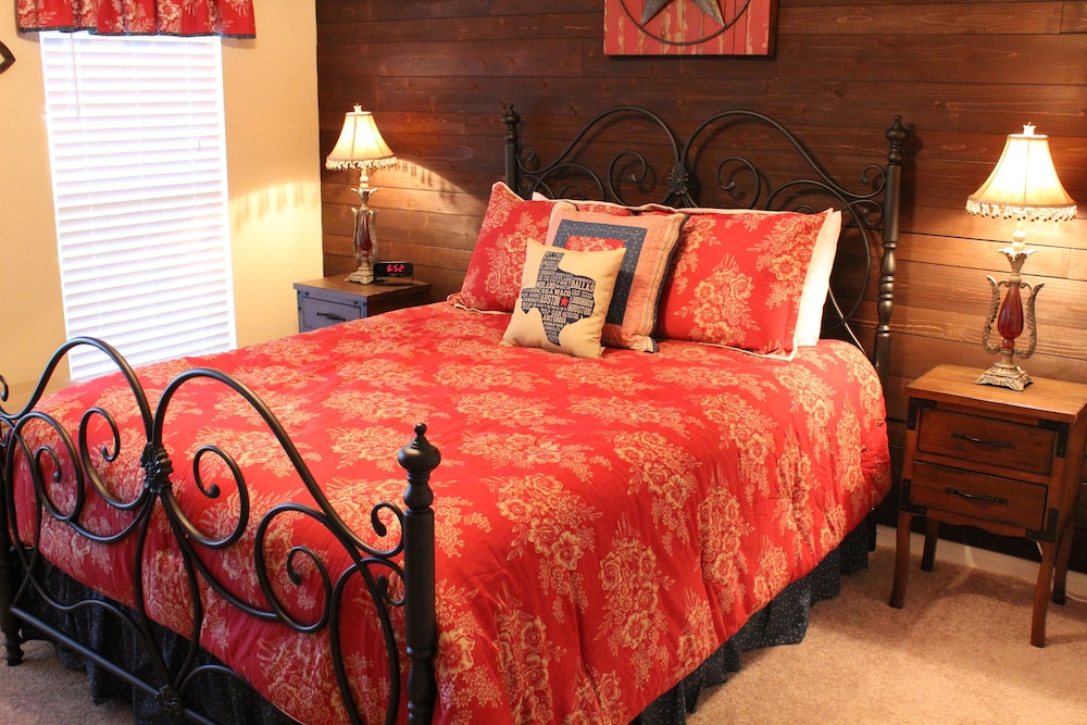 Classic Double Room, 1 Queen Bed, Accessible, Refrigerator