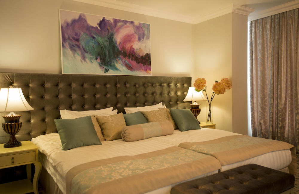 Deluxe Double or Twin Room photo 1