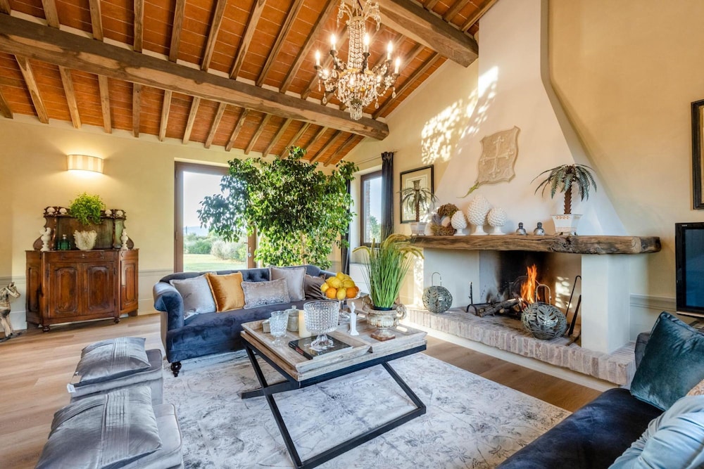 Villa photo 1