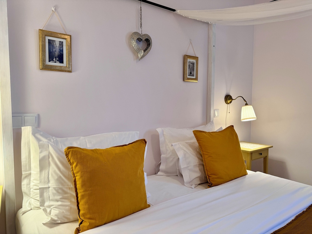 Romantic Double Room, 1 King Bed, Non Smoking photo 2