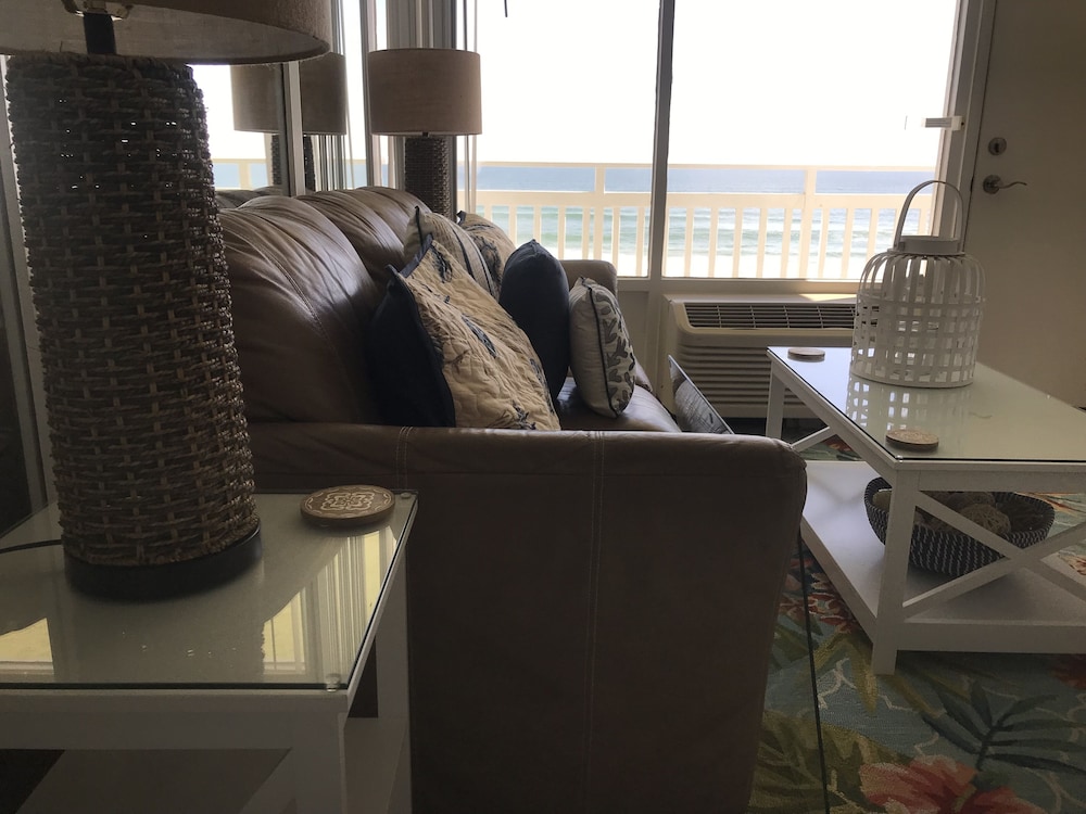 Studio, Ocean View, Oceanfront (Beachfront Bliss) photo 1