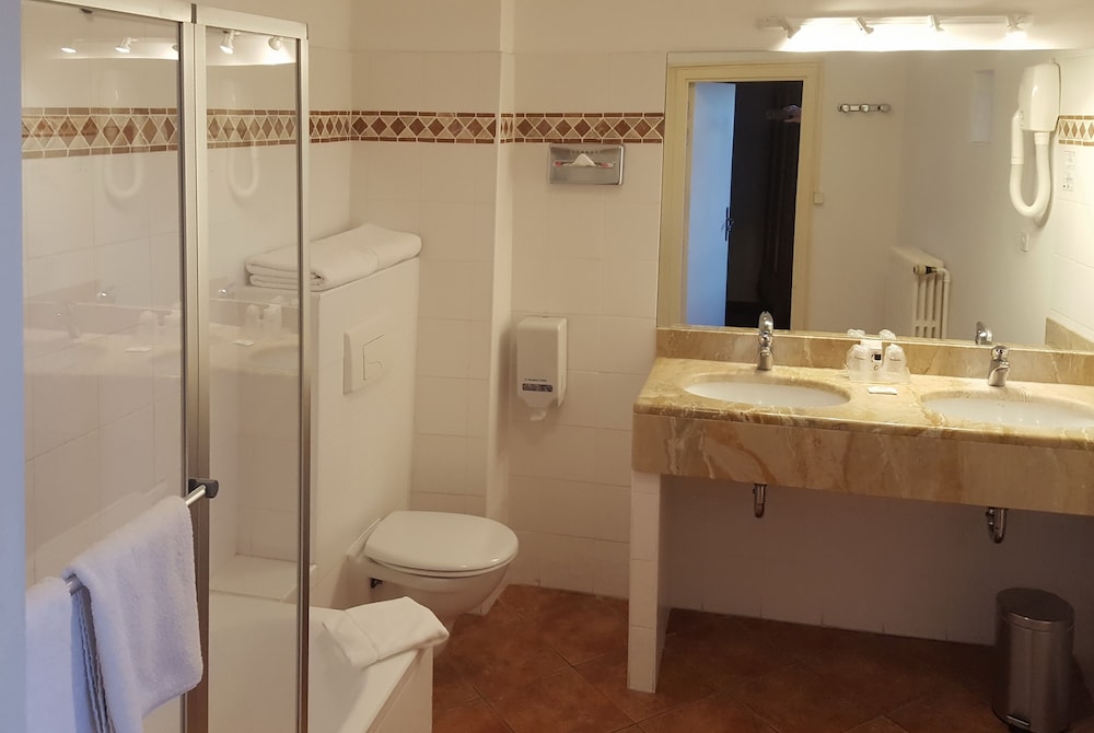 Standard Room photo 2