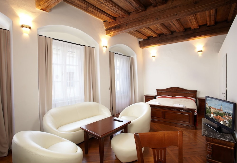Apartment (Historical) photo 2