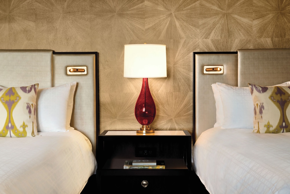 Signature Room, 2 Queen Beds, Bay View - Photo 3