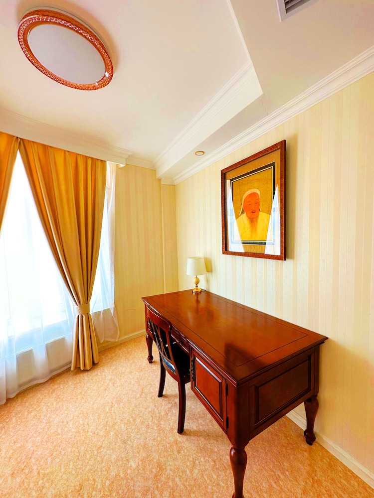 Presidential Suite photo 1