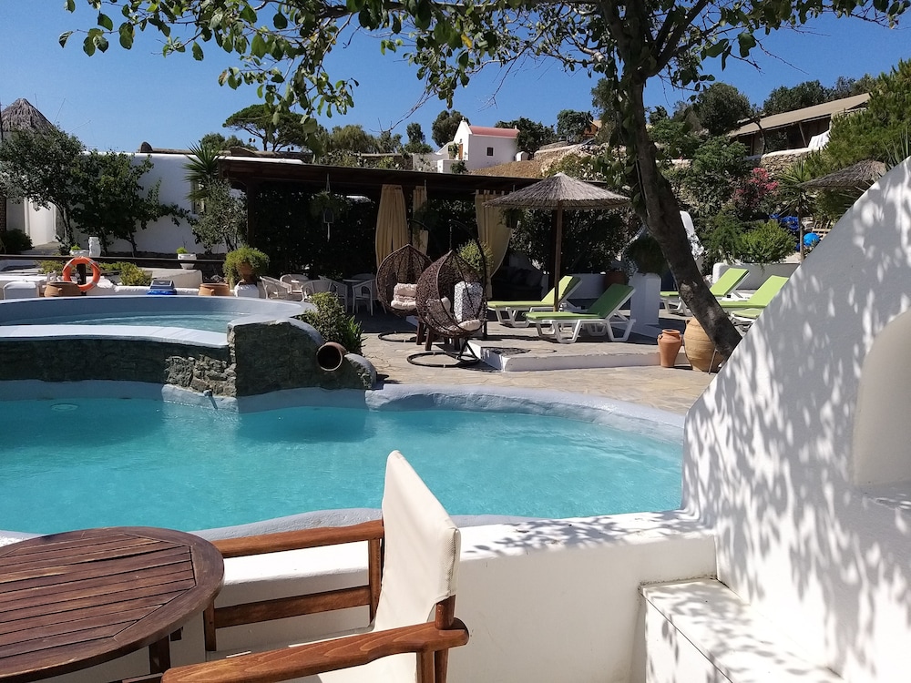 Double or Twin Room, Pool View (Kitchenette corner) photo 2
