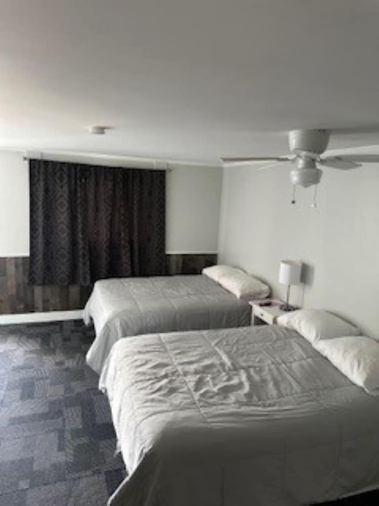 Standard Room, 2 Double Beds photo 1