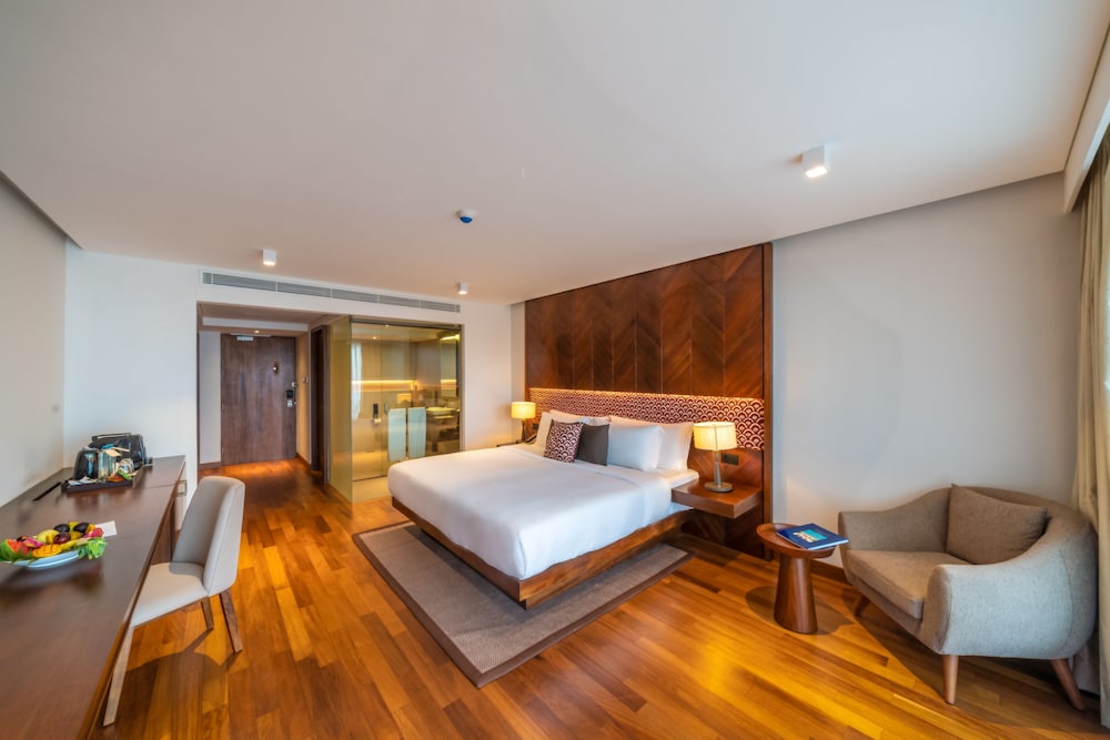 Deluxe Double or Twin Room, 1 King Bed, Pool View, Poolside photo 2