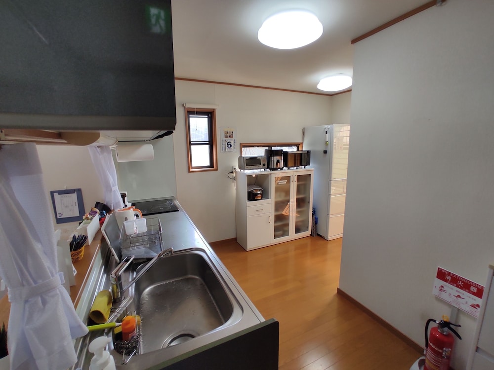 Shared Dormitory, Women only photo 3