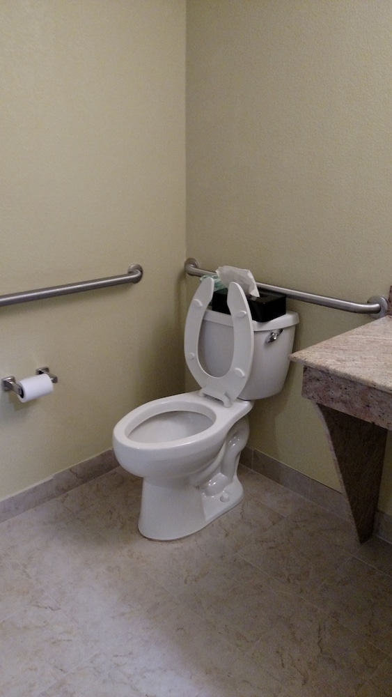 Suite, 2 Queen Beds, Accessible (Mobility, Accessible Tub) - Photo 7