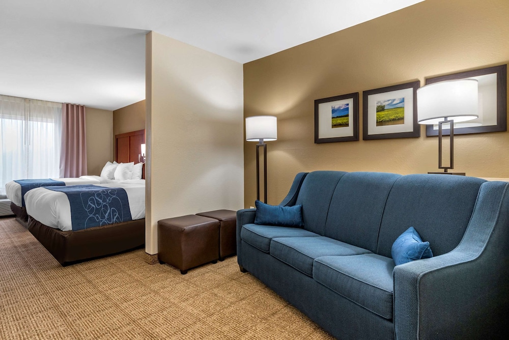 Suite, 2 Queen Beds, Non Smoking - Photo 3