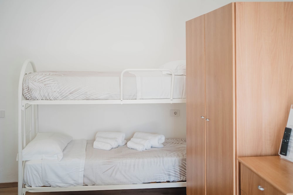 Deluxe Quadruple Room, Garden View photo 2