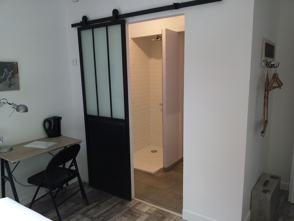 Comfort Twin Room, Private Bathroom, Park View (Sganarelle) photo 2
