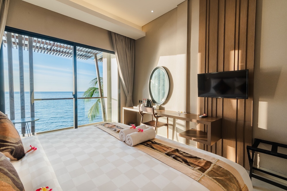 Deluxe Premium Double With Sea View photo 3