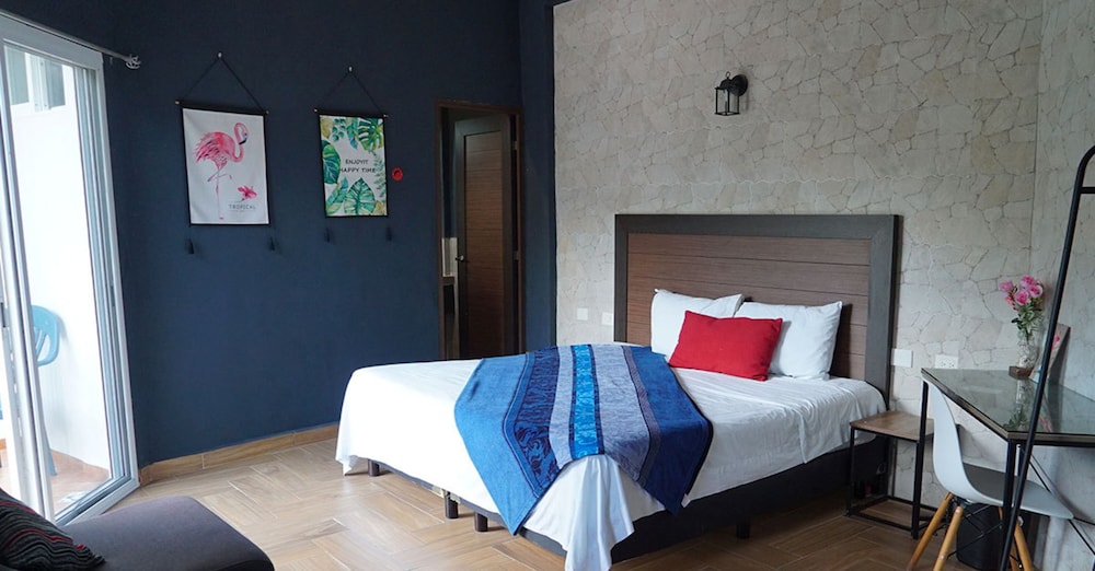 Comfort Room, 1 King Bed, Garden View photo 1