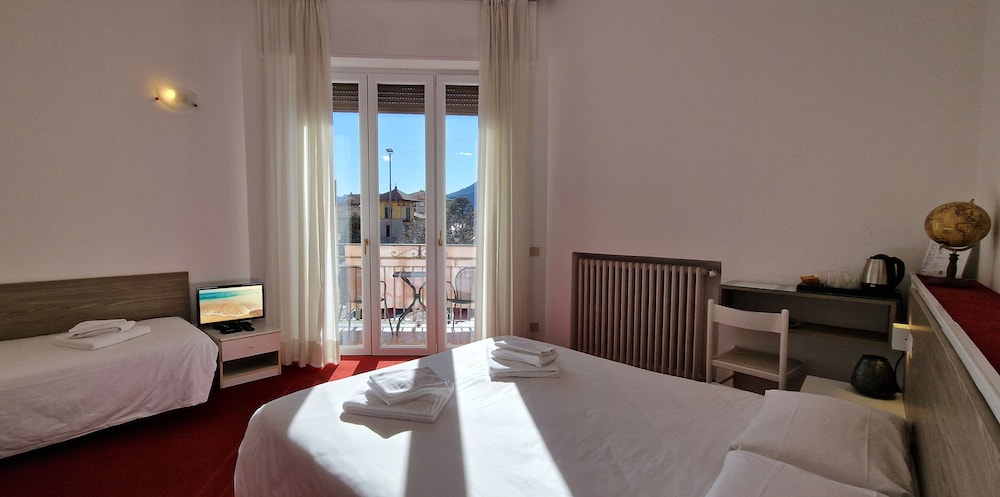 Superior Double or Twin Room, Lake View