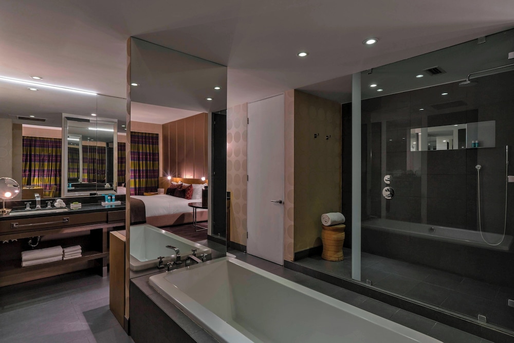 Suite, 1 King Bed (Urban) - Photo 3