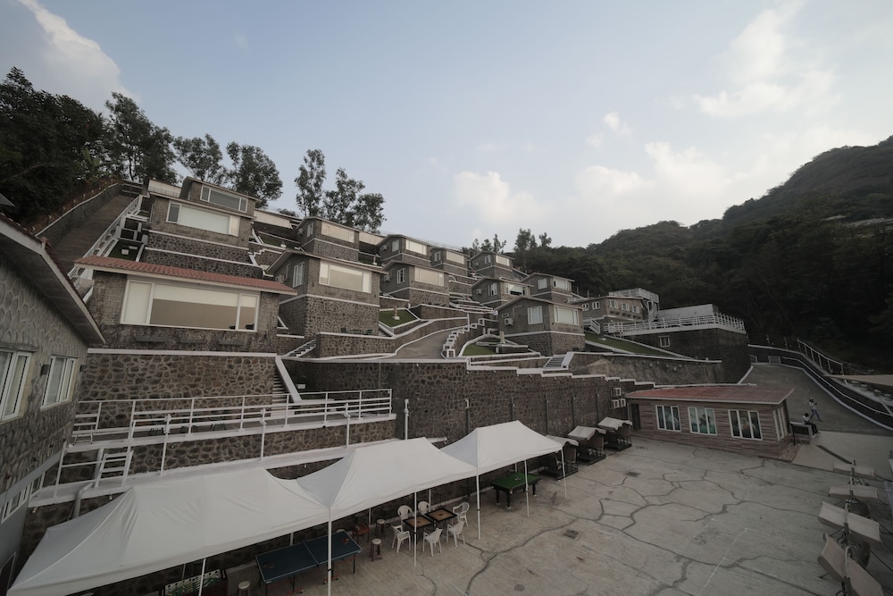 Ultra Luxury Suite with Mountain and Valley View - Photo 5