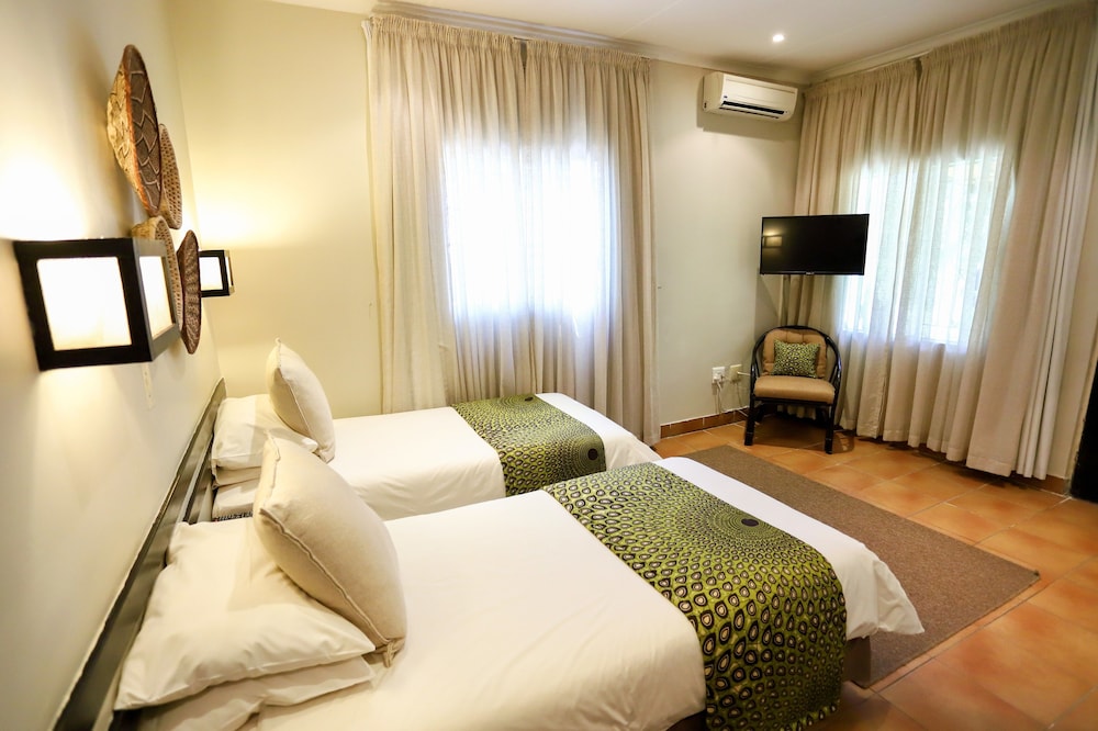 Twin Room, Garden View (Rider Haggard Rooms) photo 3