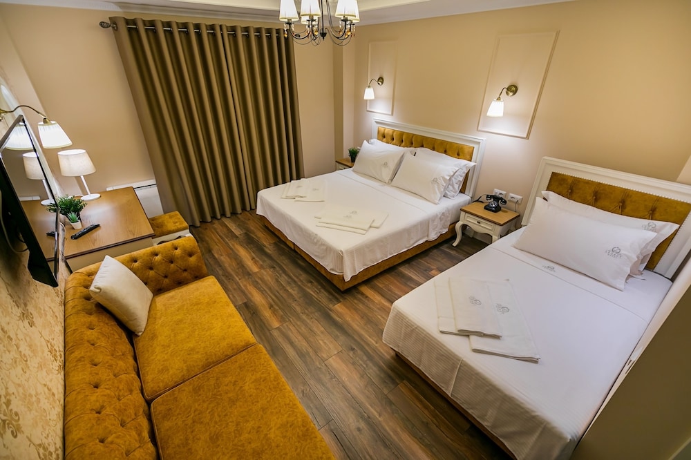Luxury Triple Room