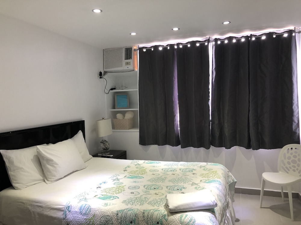 Standard Studio, 1 Queen Bed, Kitchenette, Beachside photo 1