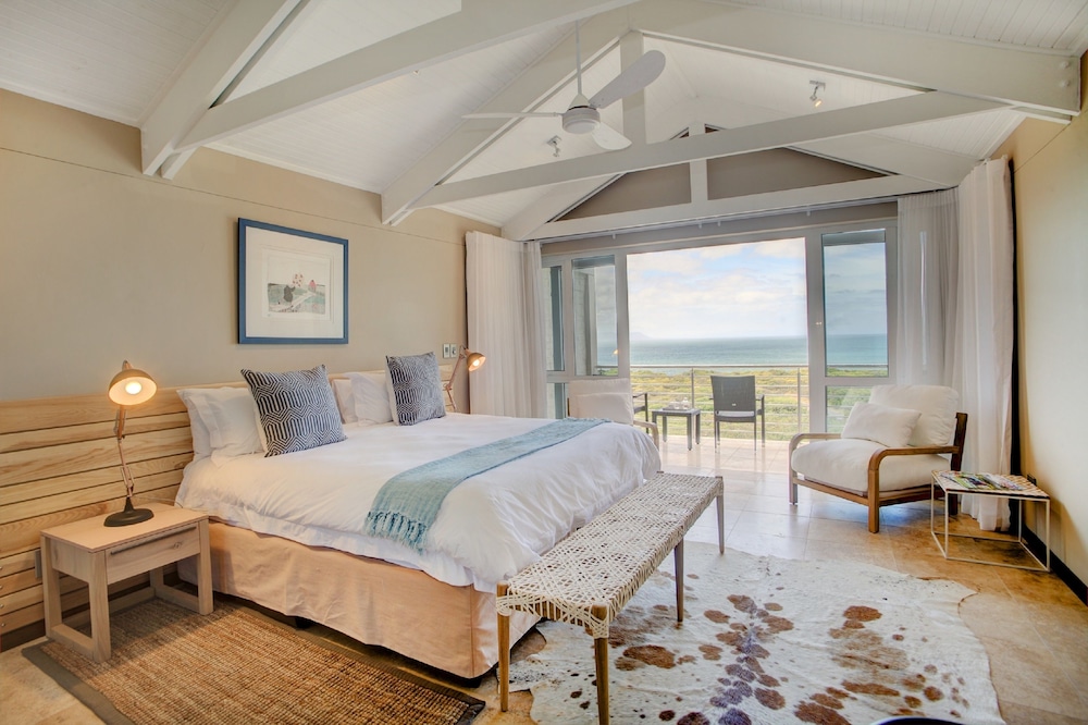 Superior Double Room, 1 King Bed, Balcony, Ocean View photo 1