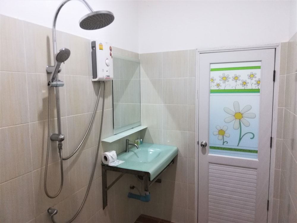 Classic Triple Room - Photo 4