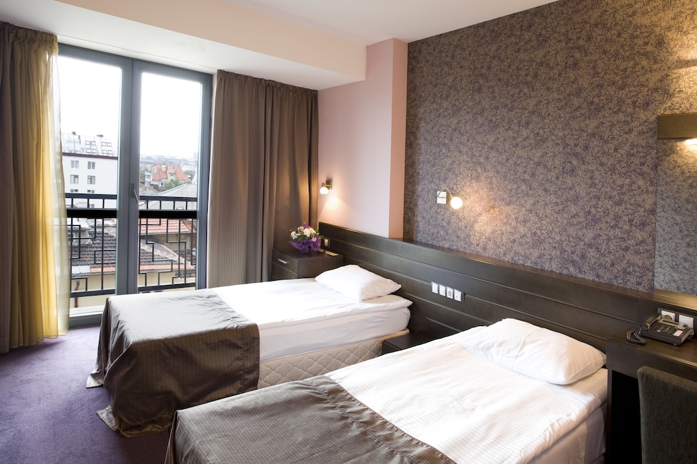 Standard Room, 2 Twin Beds (15% off in the restaurant) - Photo 2