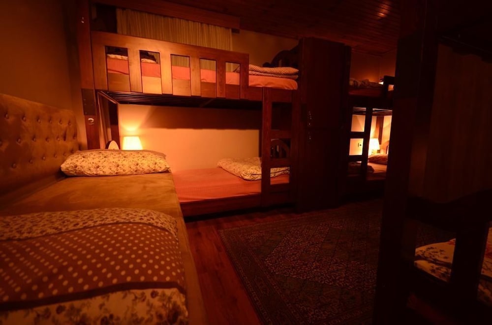 Shared Dormitory, Women only photo 3