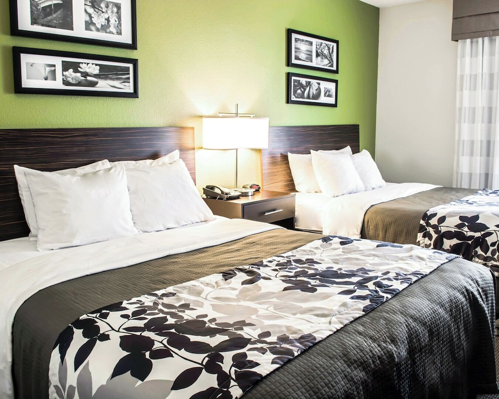 Family Suite, 2 Queen Beds, Non Smoking - Photo 3