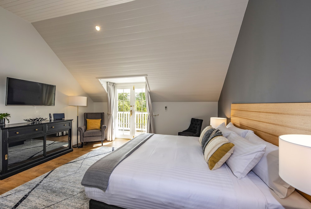 Courtyard King Room photo 1