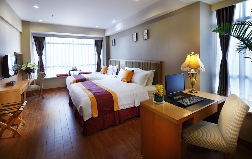 Deluxe Suite - Photo 1