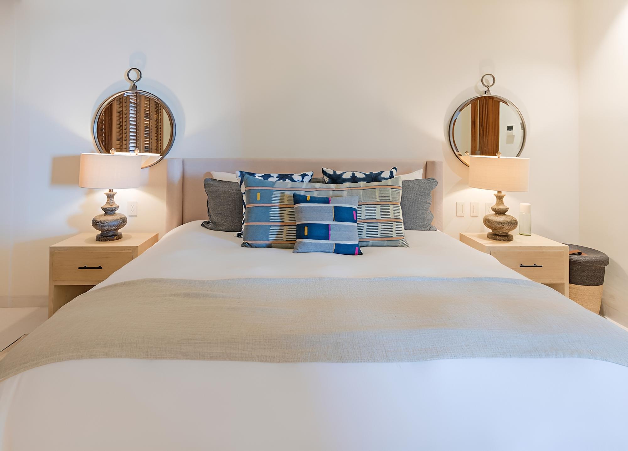 Luxury Condo photo 2