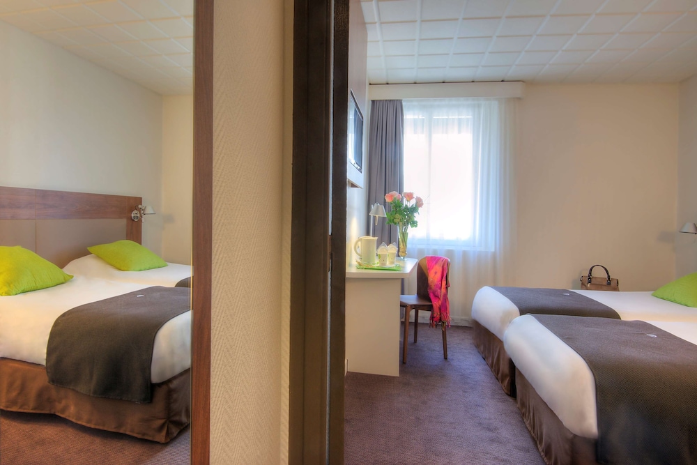 Standard Room, 2 Twin Beds - Photo 1