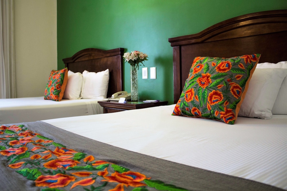 Junior Suite, 2 Double Beds - Photo 5