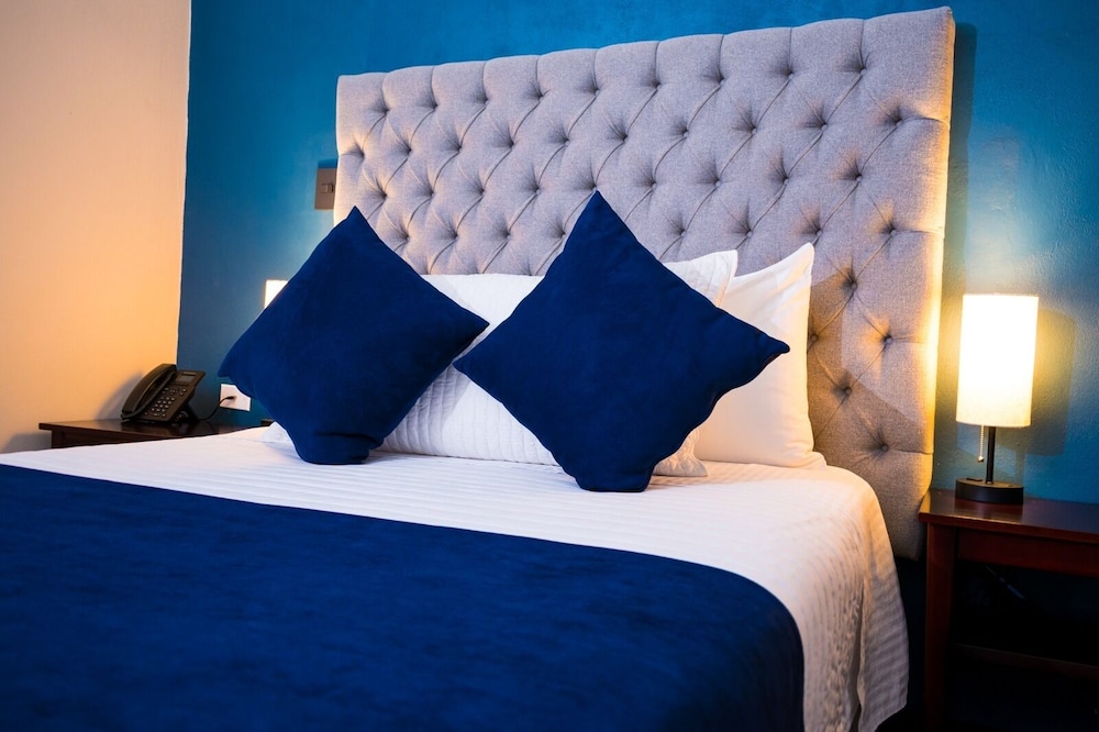 Deluxe Room - Photo 6