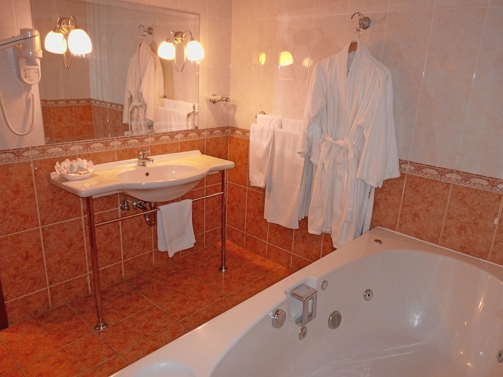 Suite - Photo 8