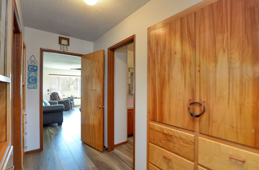 House, 2 Bedrooms photo 3