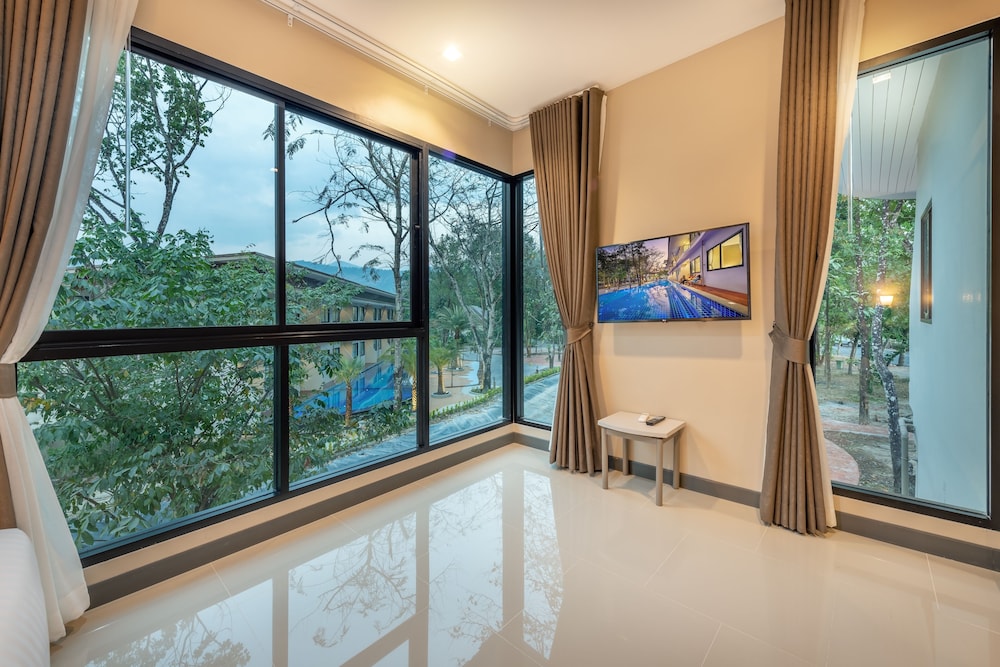 Deluxe Room Panoramic View - Photo 4