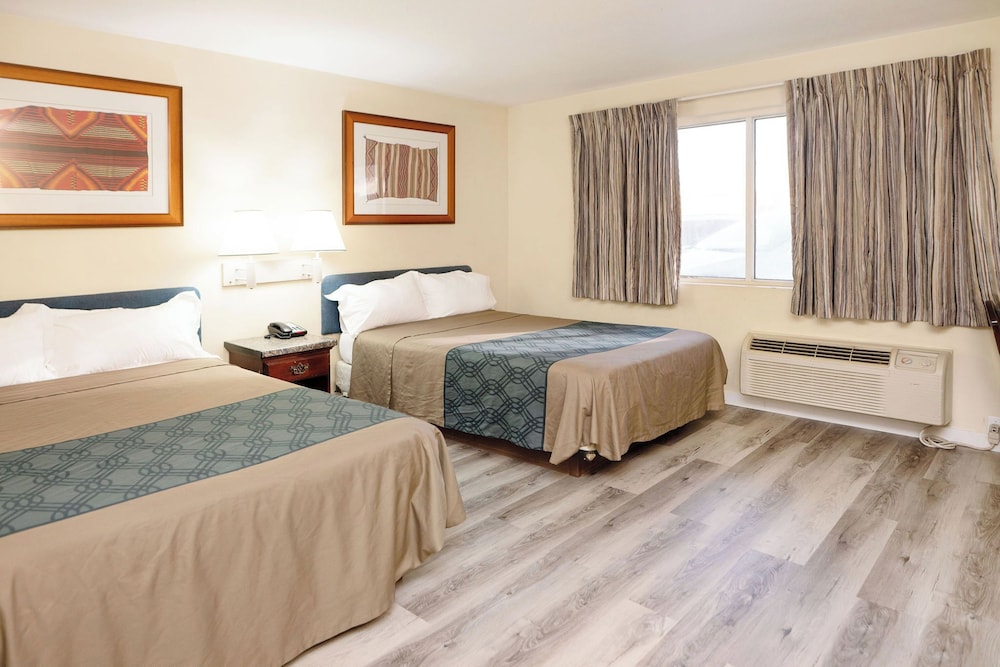 Standard Double Room - Photo 8