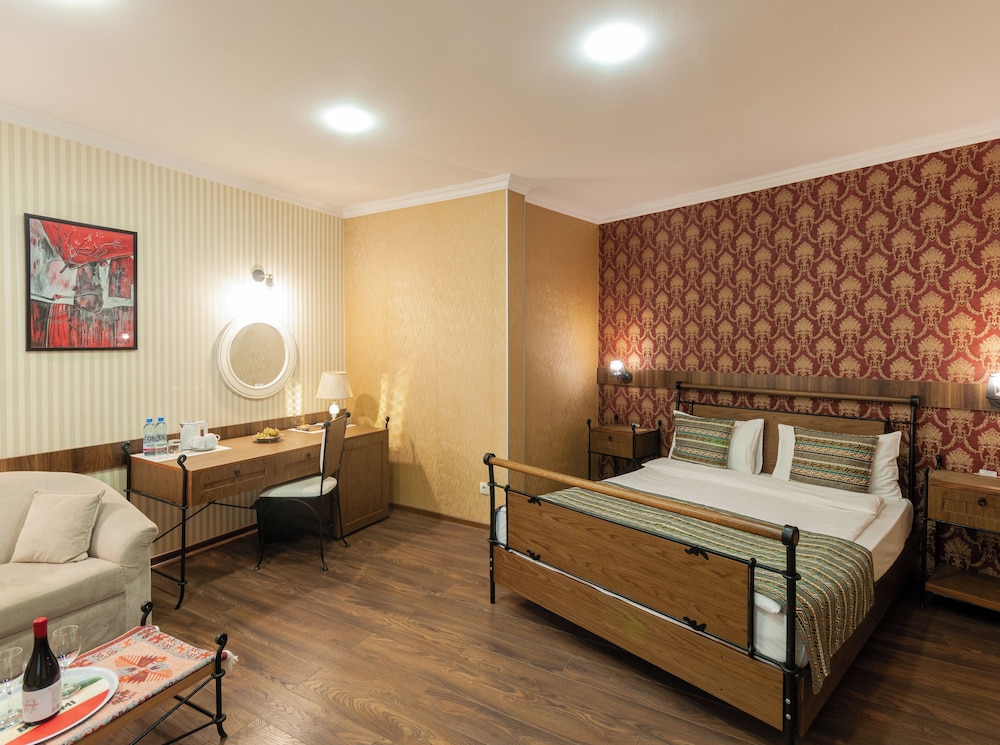 Basic Double Room photo 1