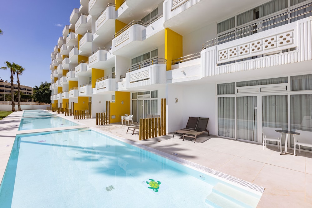Family Double Room, Terrace, Garden View (Pool)