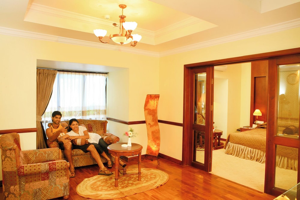 Presidential Suite, 1 King Bed, Smoking photo 2